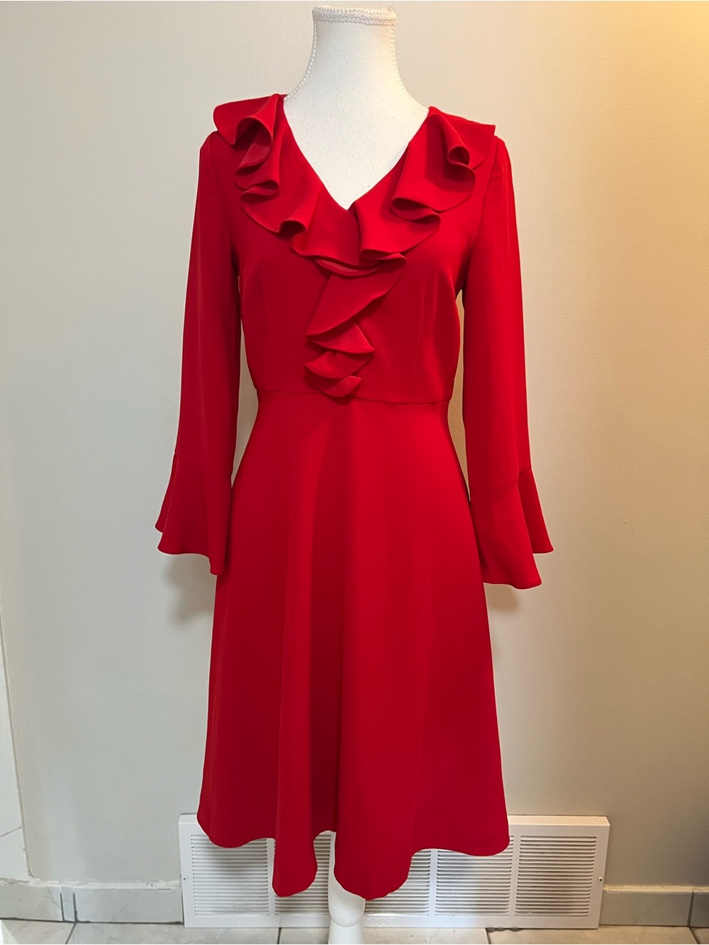 HOBBS LONDON Elegant Red Ruffle V-Neck Long-Sleeve Dress
